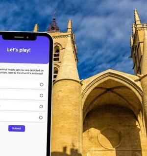 建筑物前的手机