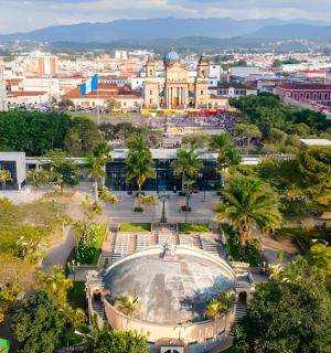 鸟瞰城市与建筑物