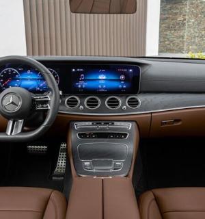 a view of the cockpit of acedes benz car