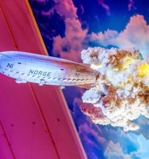 航天飞机在天空飞行的图像