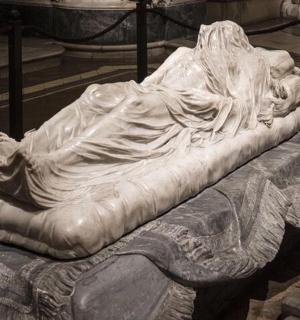 socha postele v muzeu