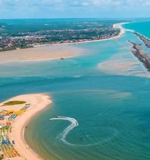 海滩和海洋的鸟瞰图