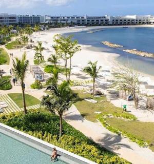 海滩和海洋的鸟瞰图