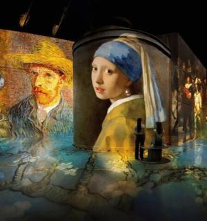 墙上画着一个女人和一个男人