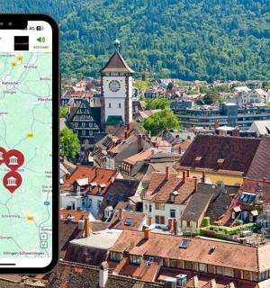 هاتف محمول مع خريطة للمدينة