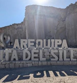 写着“argopapa bilga del”的牌子