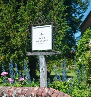 花园中央的标志