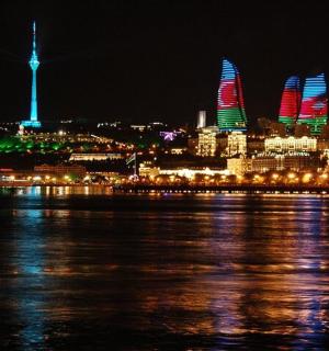 灯光璀璨的城市夜景