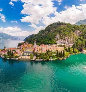 水域中央的岛屿