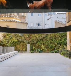 pohled zevnitř budovy