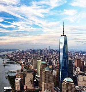 ภาพเมืองที่มีตึกสูงระฟ้า