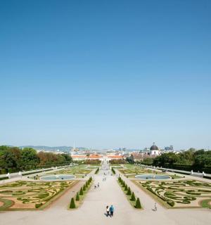 widok na ogrody pałacu wersalskiego