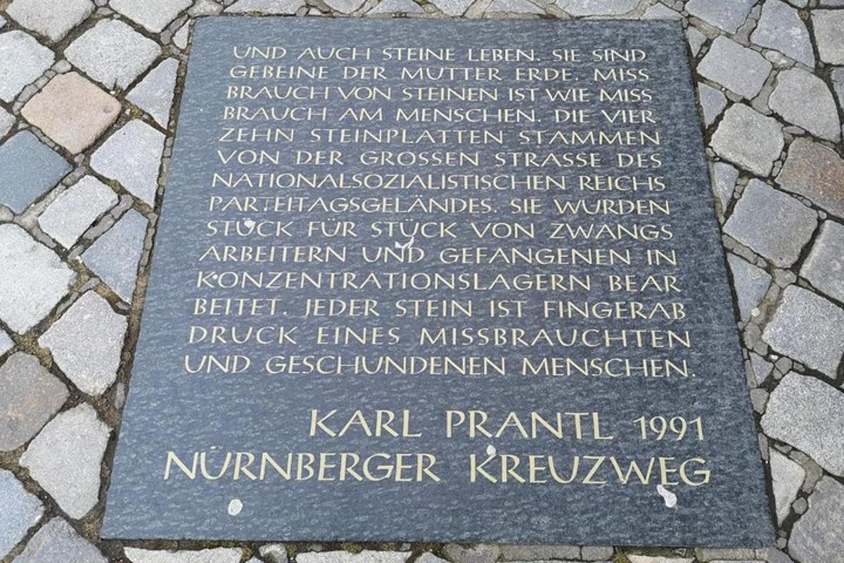 a plaque on the side of a monument