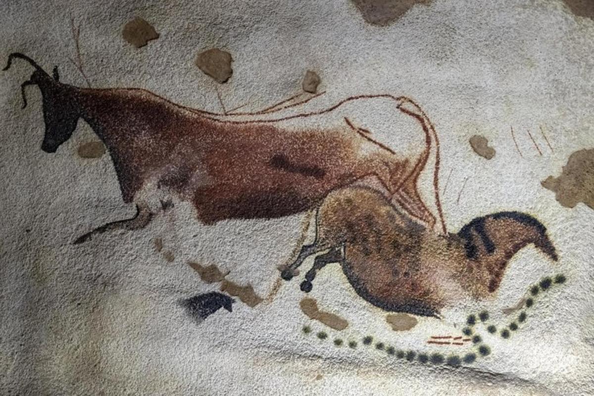 uma pintura de um cavalo em um cobertor