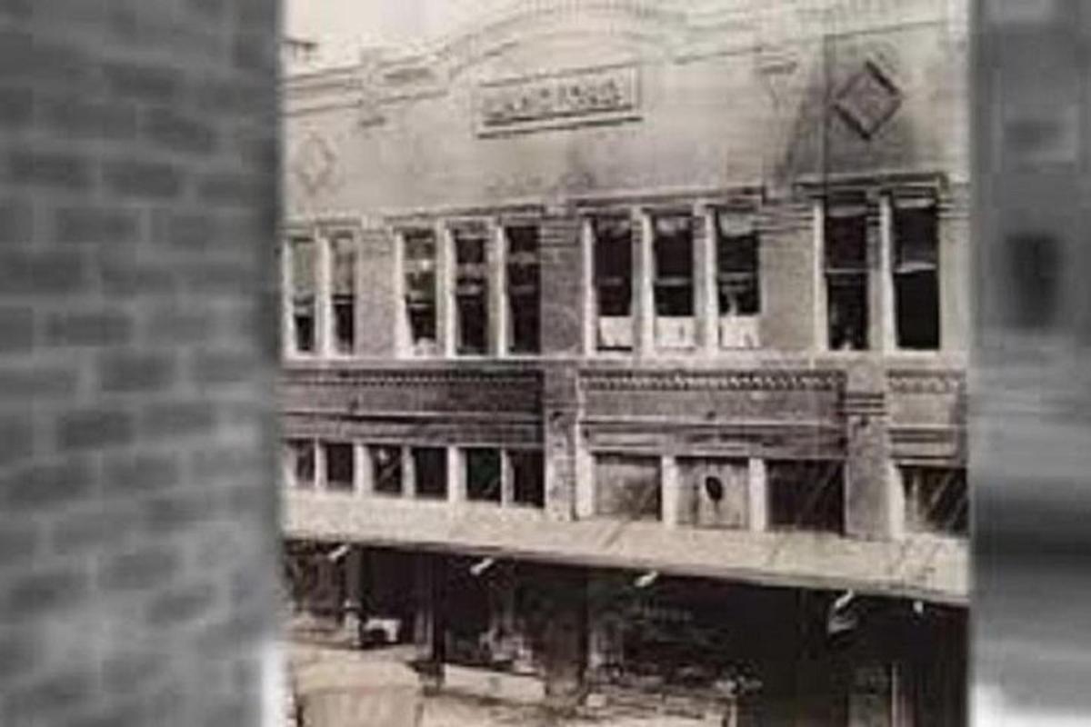 a black and white photo of a building