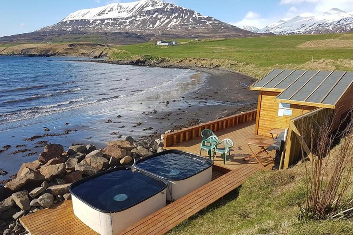 jacuzzi na tarasie obok plaży