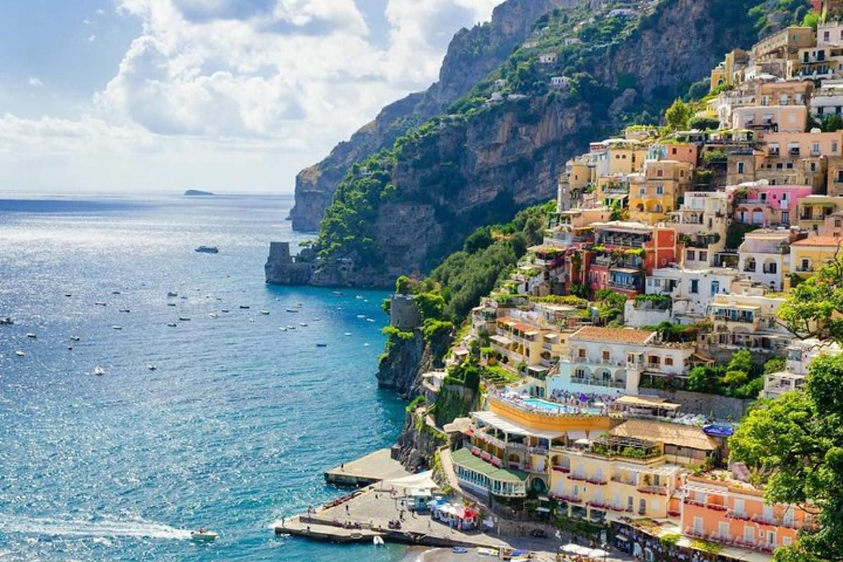 ein Blick auf die Amalfiküste in Positano