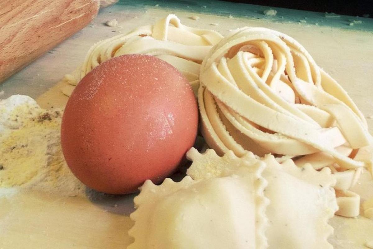sebiji telur dan beberapa pasta