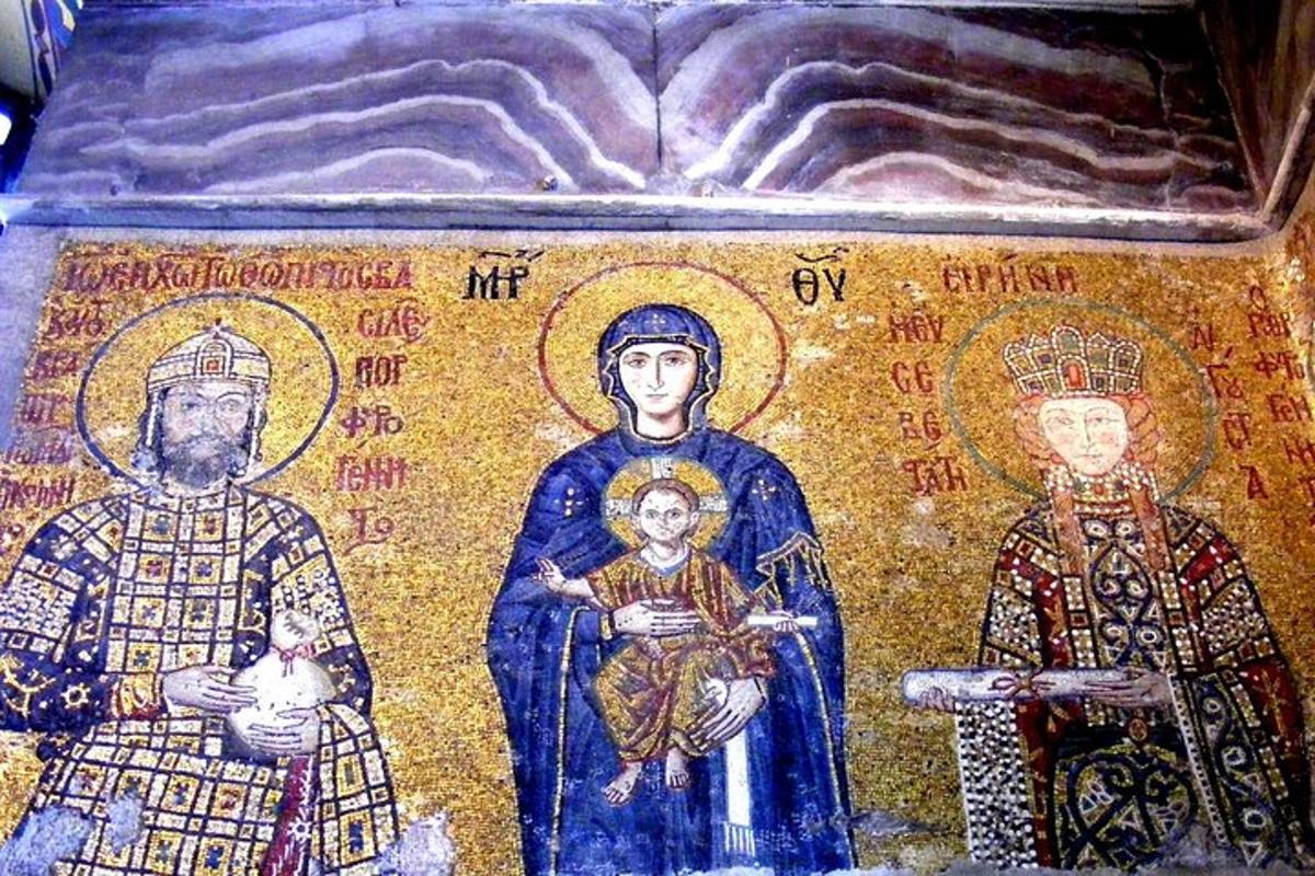Airgina un bērna mozaīka uz sienas