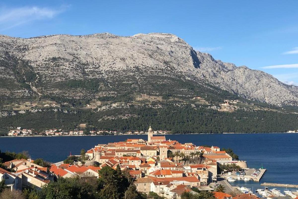 mesto na obali vodnega telesa