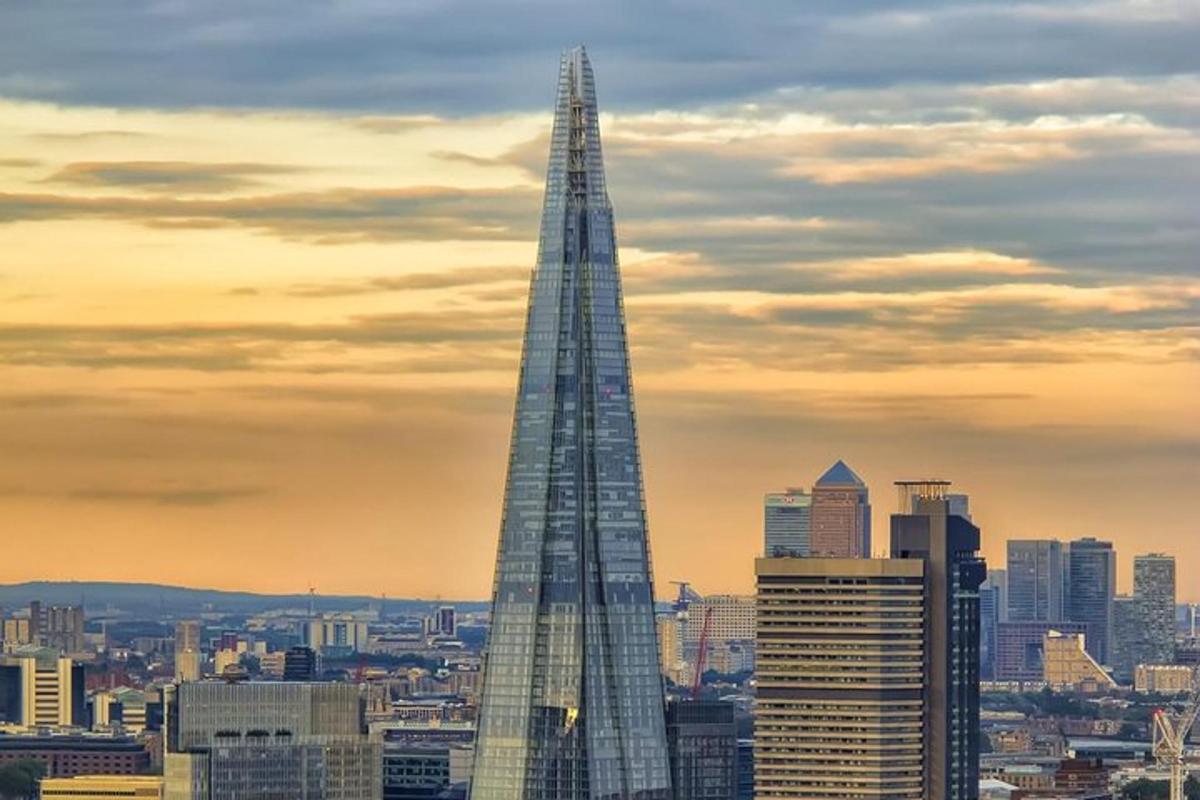 pemandangan pecahan kaca di kota London