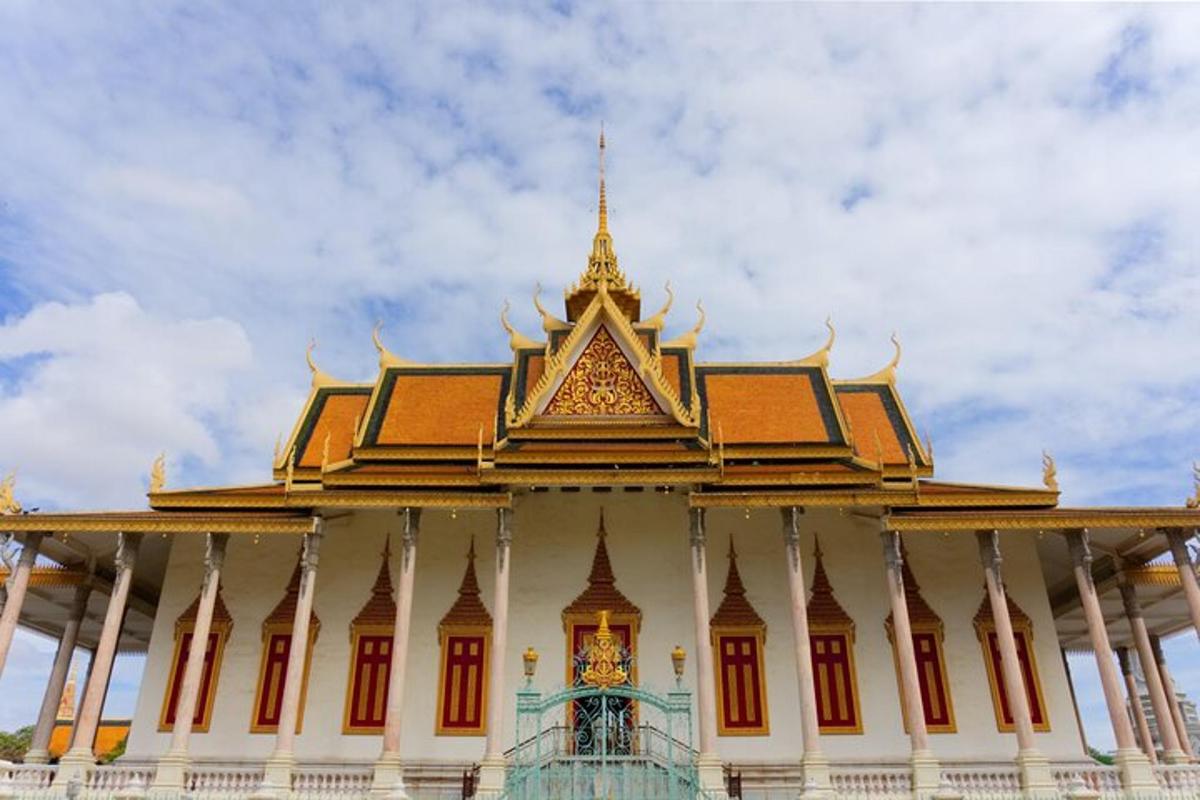 a building with a golden roof on top of it
