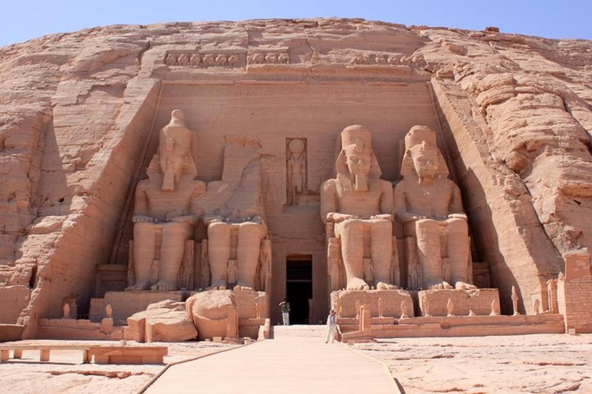 una vista del templo de Abu Simbel