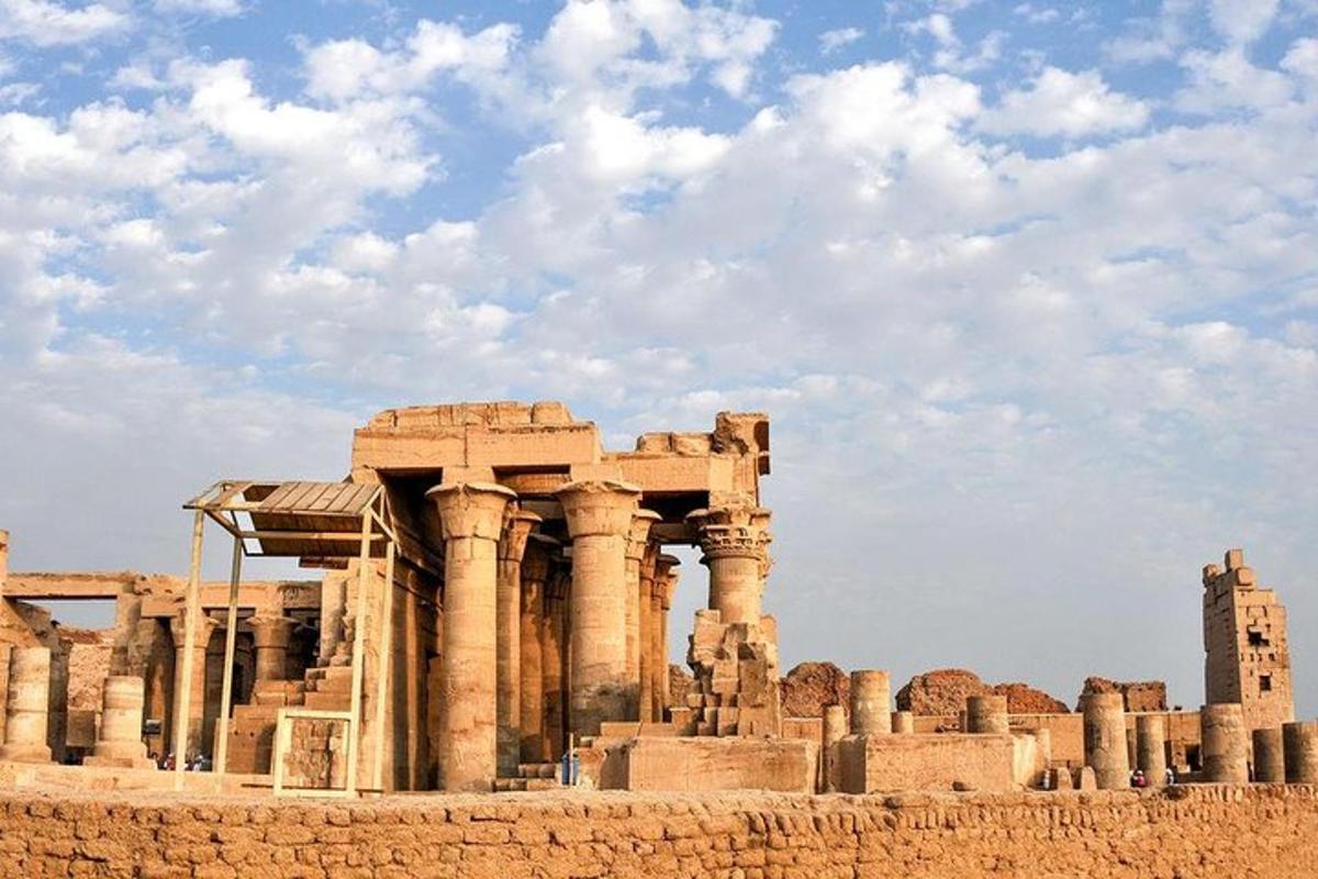 ruínas antigas de um edifício no deserto