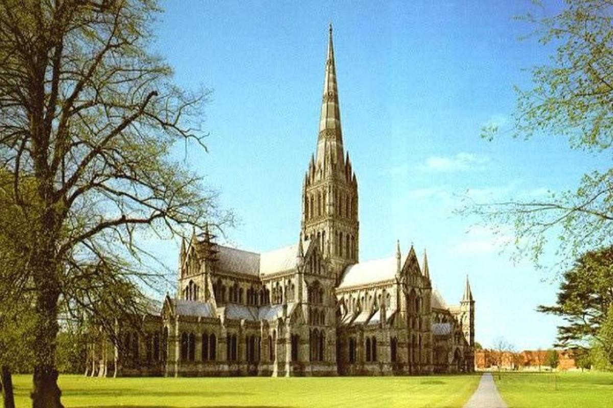 a large building with a steeple on top of it
