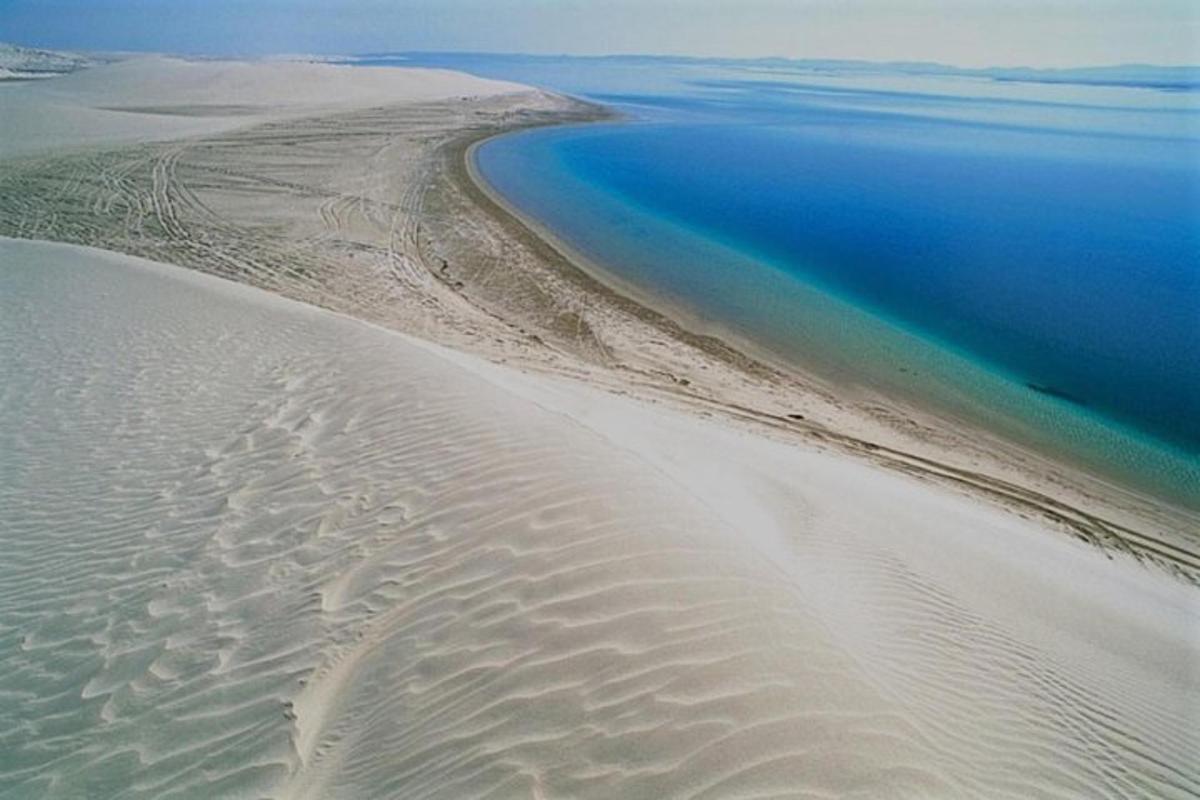 pemandangan udara pantai dan air