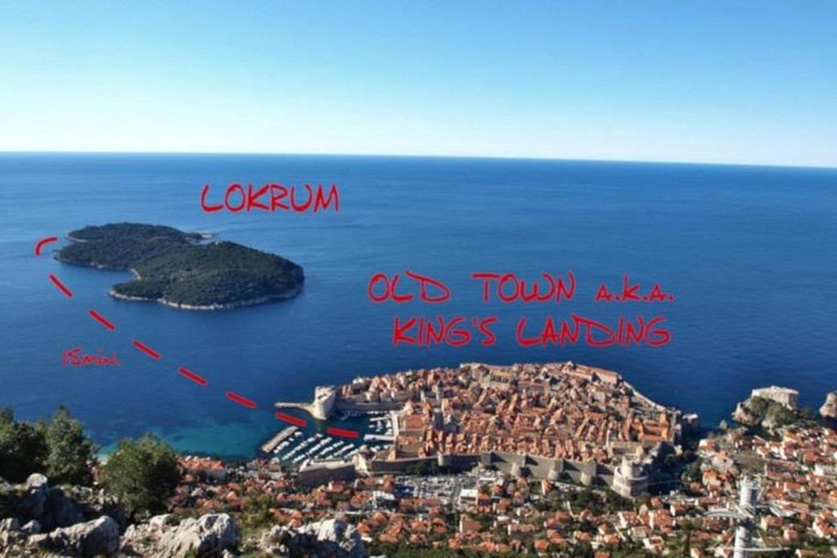 vista aèria d'una illa a l'aigua