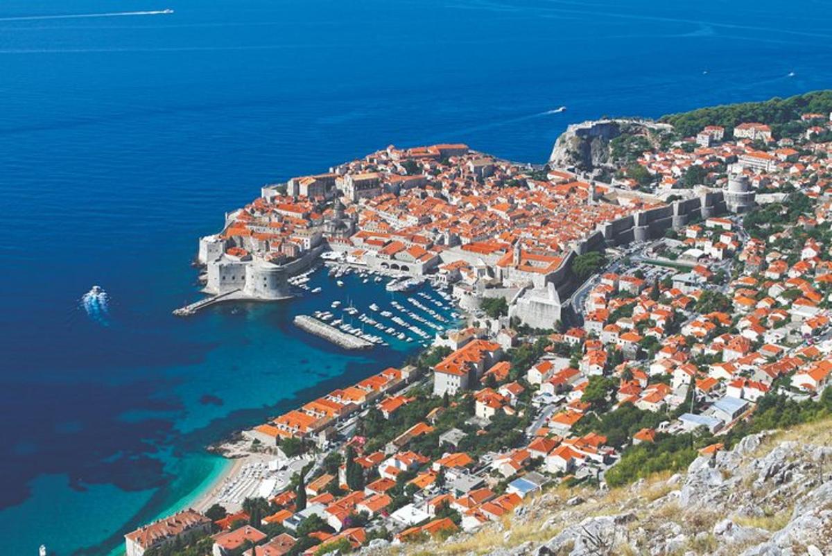 Loftmynd af borginni Dubrovnik á hæð