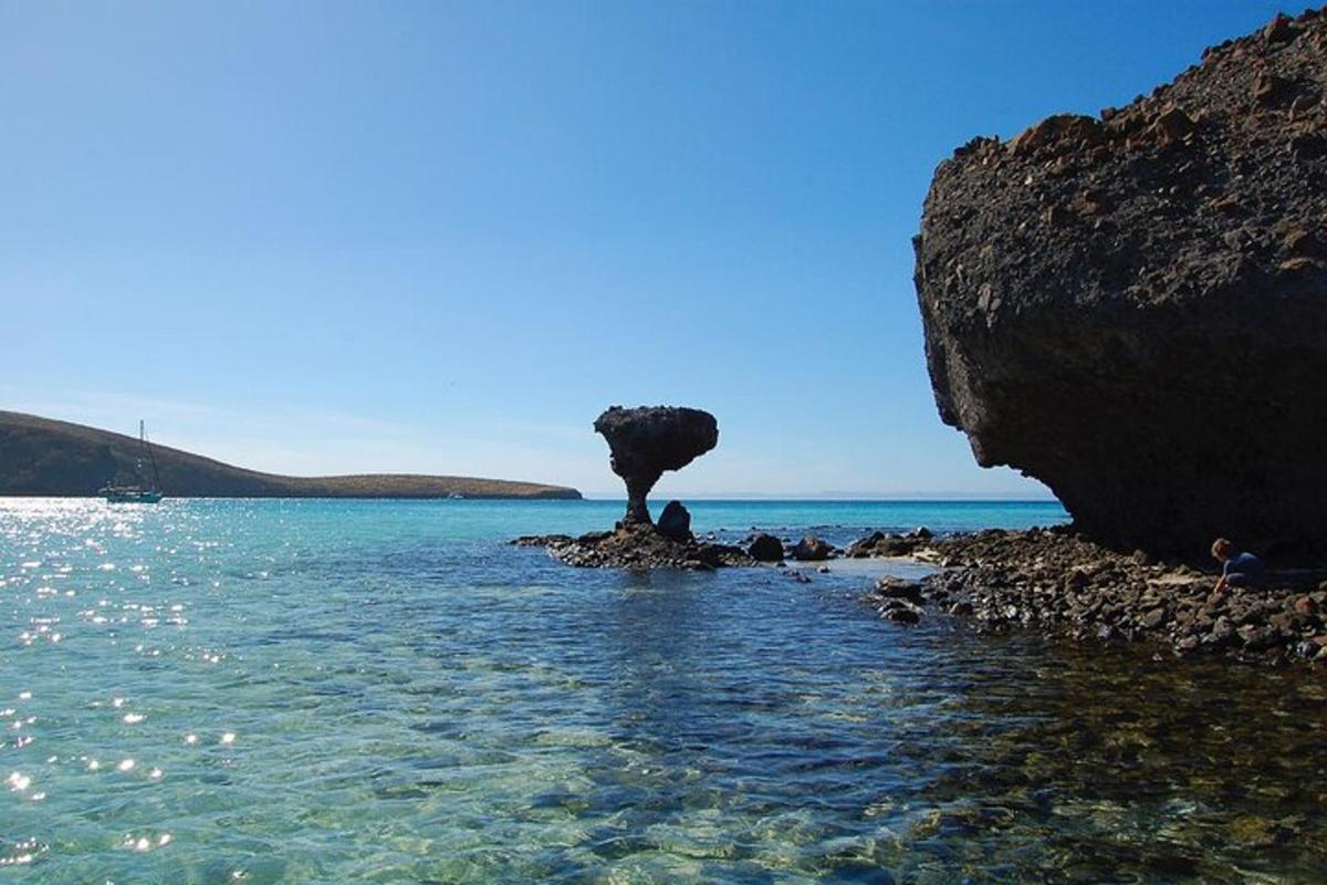klettamyndun í vatninu við sjóinn