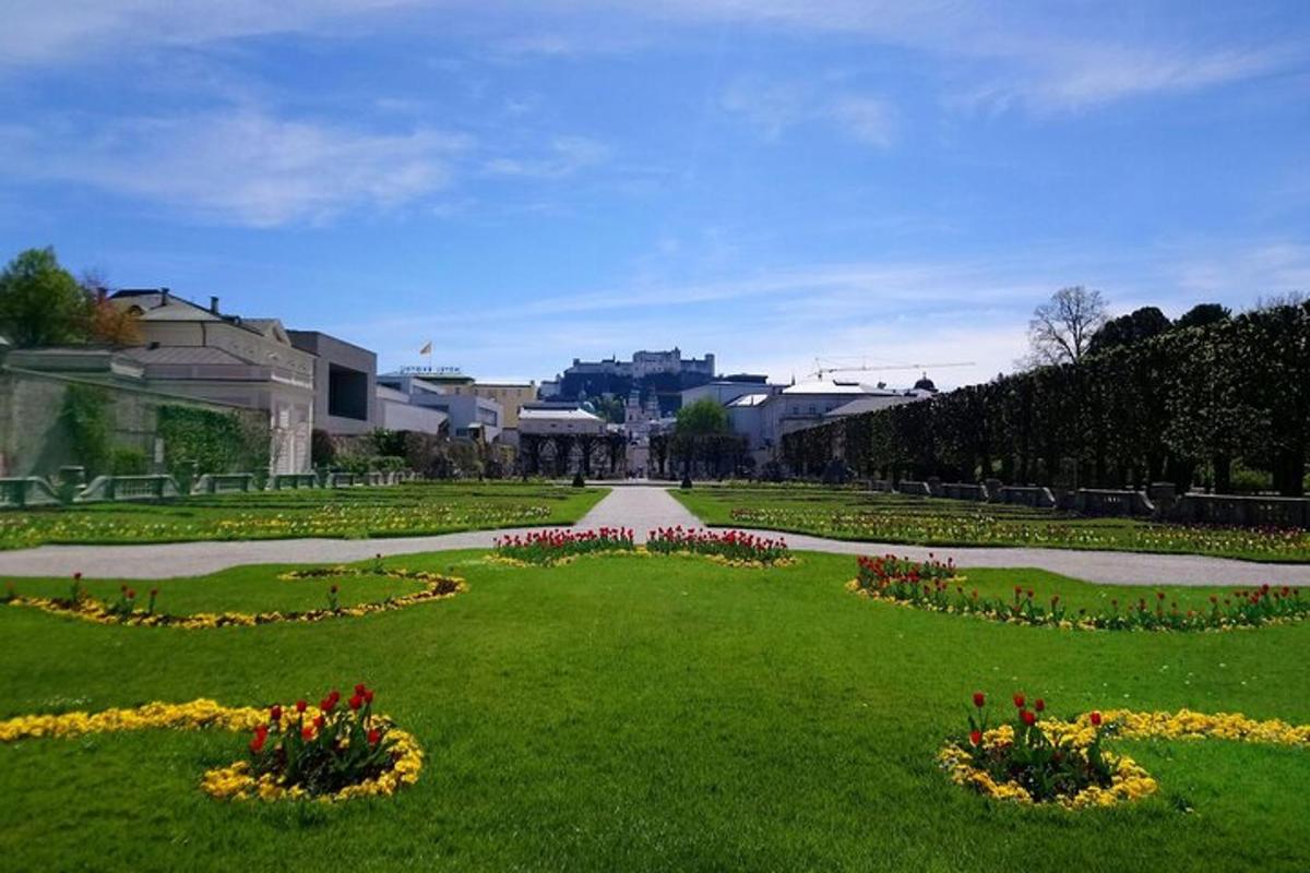 lilledega aed pargi keskel