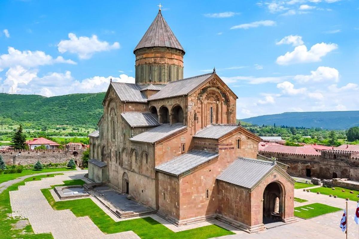 стара зграда са кулом на врху