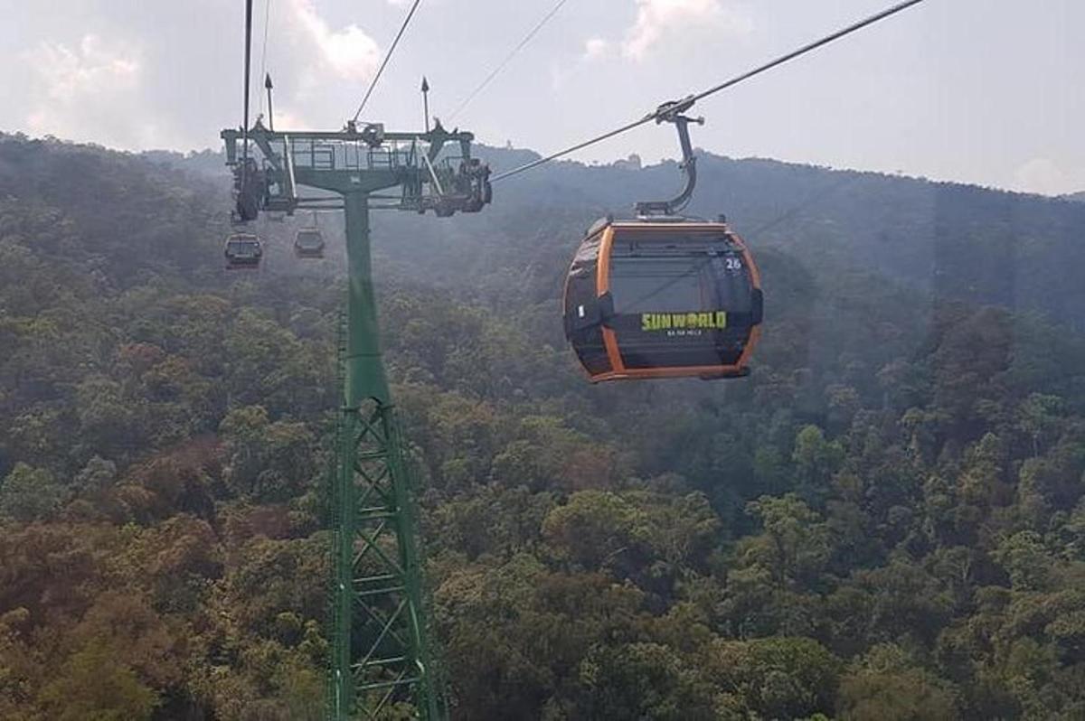 eine Gondelfahrt in den Himmel in den Bergen