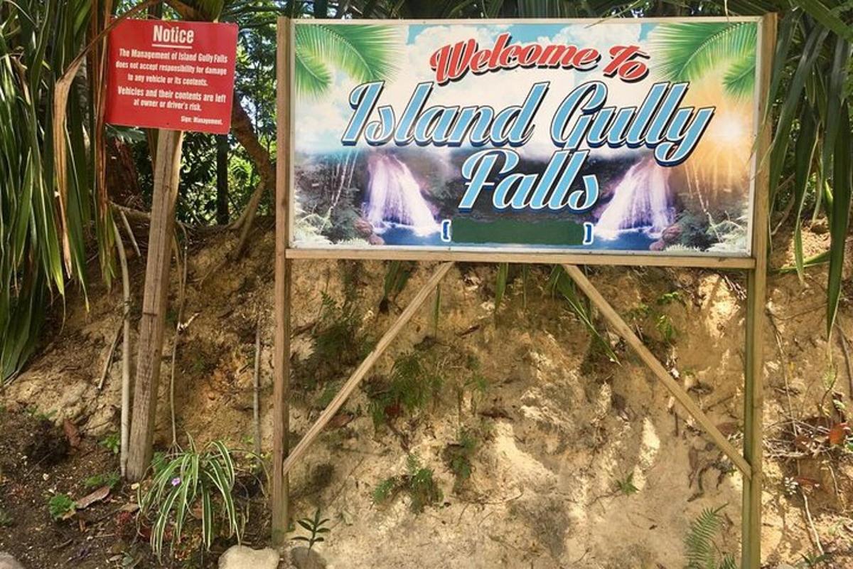 un semn care spune Bine ați venit la Island Fairy Falls