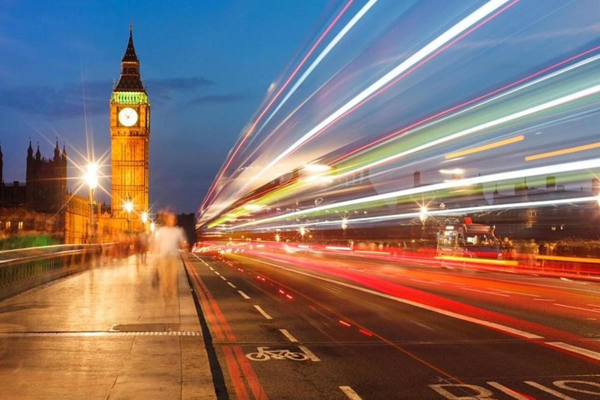 Pohled na Big Ben v noci s věží hodin Big Ben