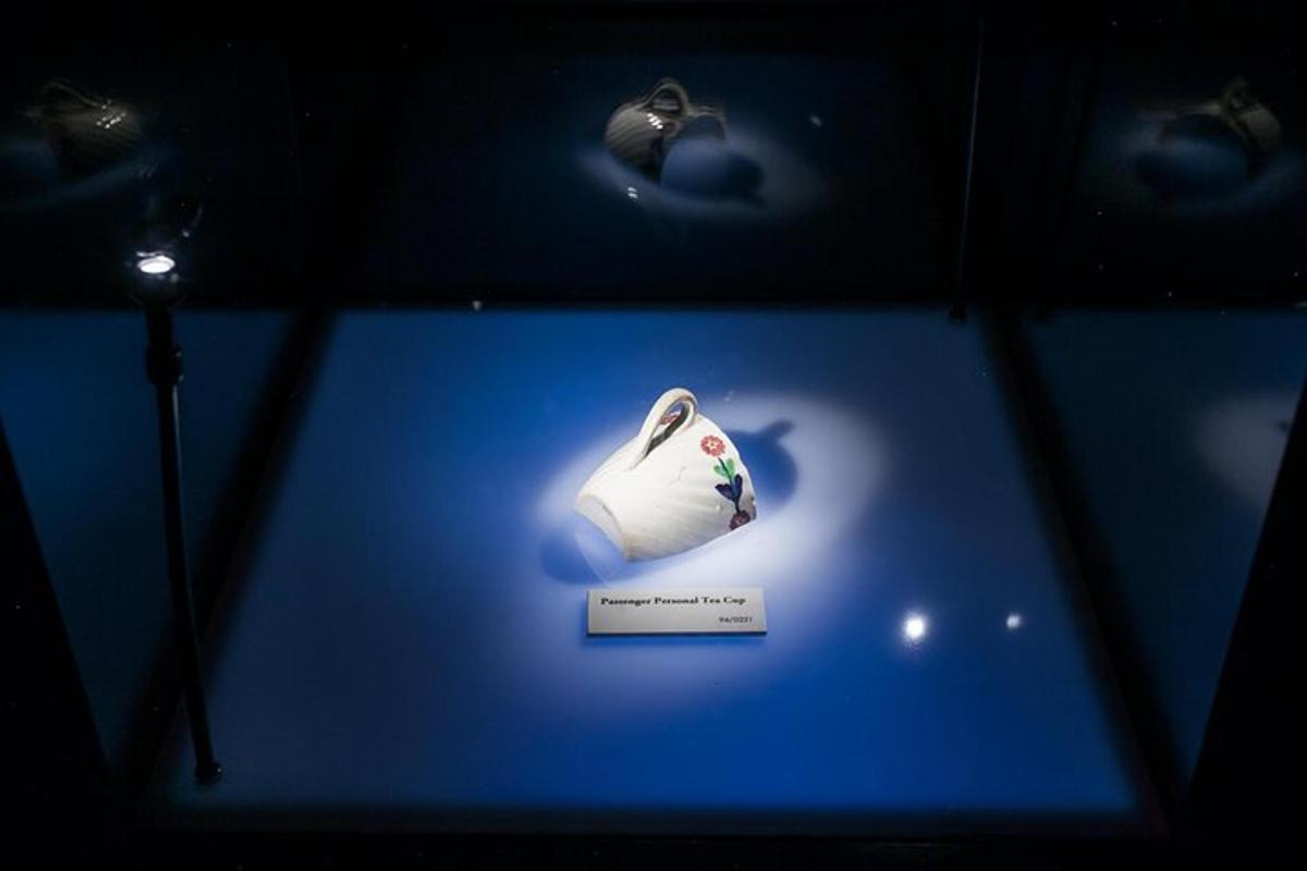 a display case with a picture of a computer mouse