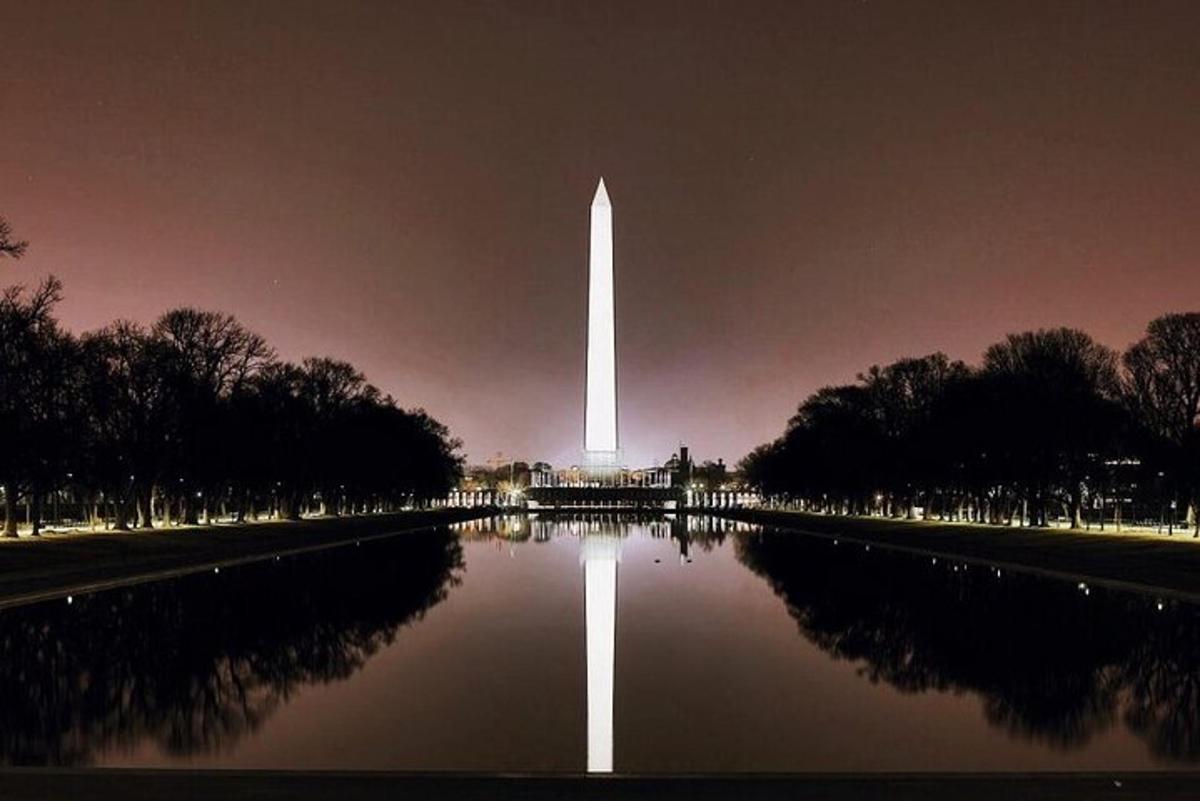 a view of the washington monument at night