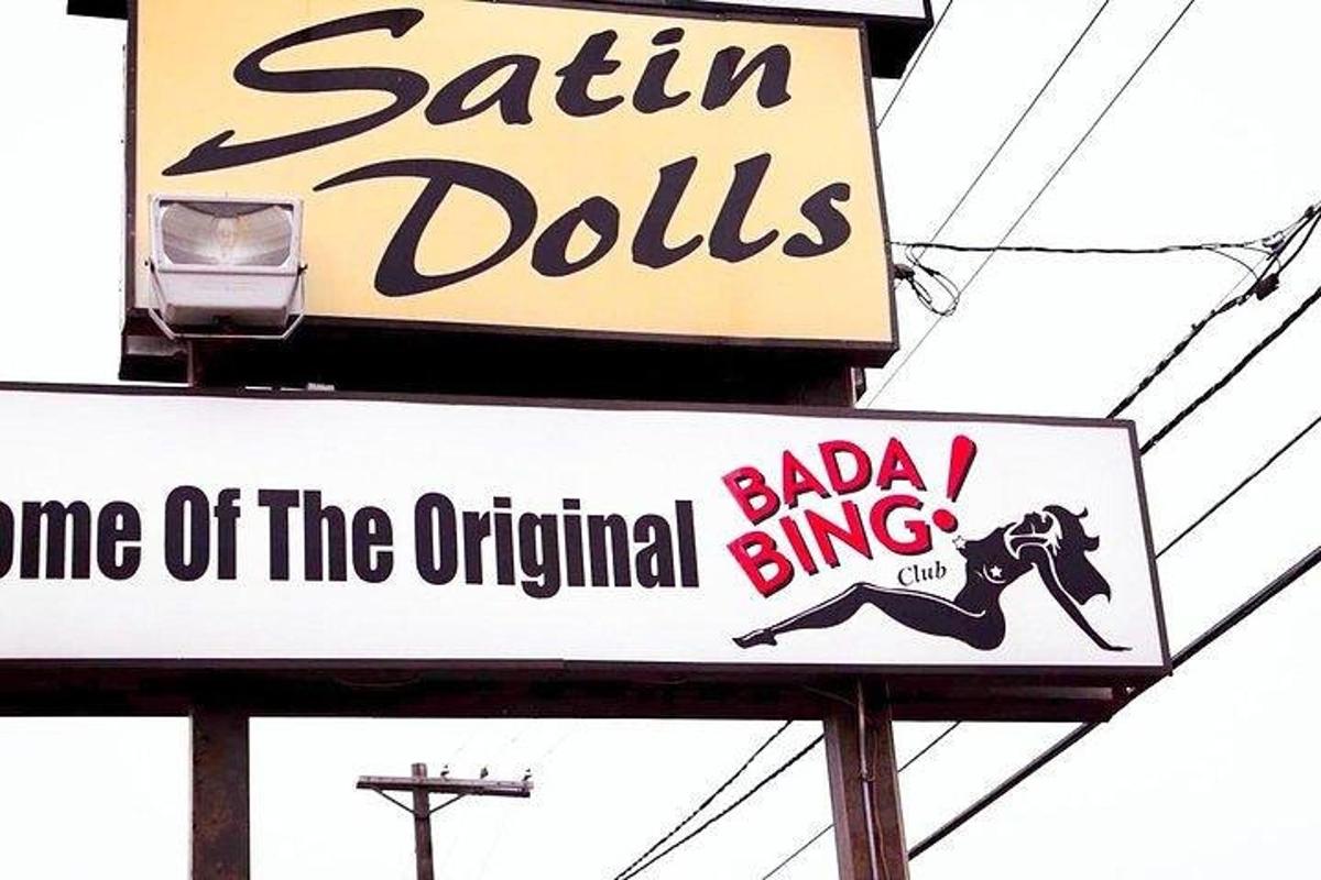a sign for a bada bada binging
