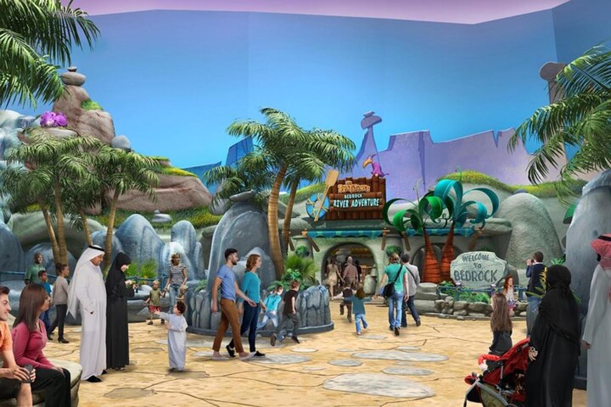 paparan taman tema dunia disney dengan orang ramai