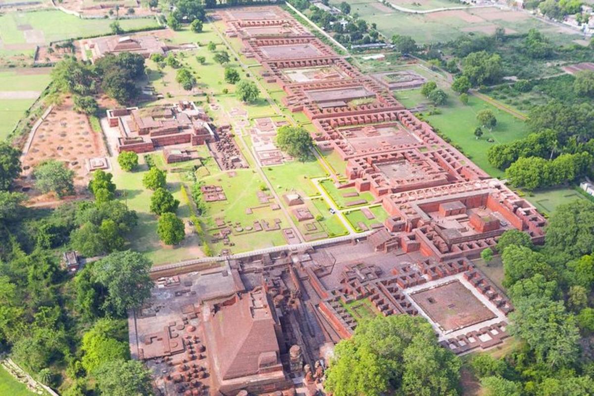 una vista aérea de un gran complejo de edificios