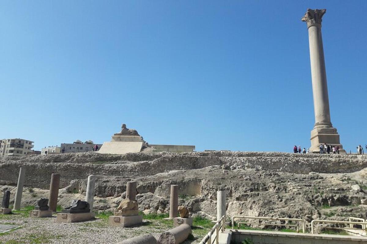 obelisk a památník na vrcholu kopce