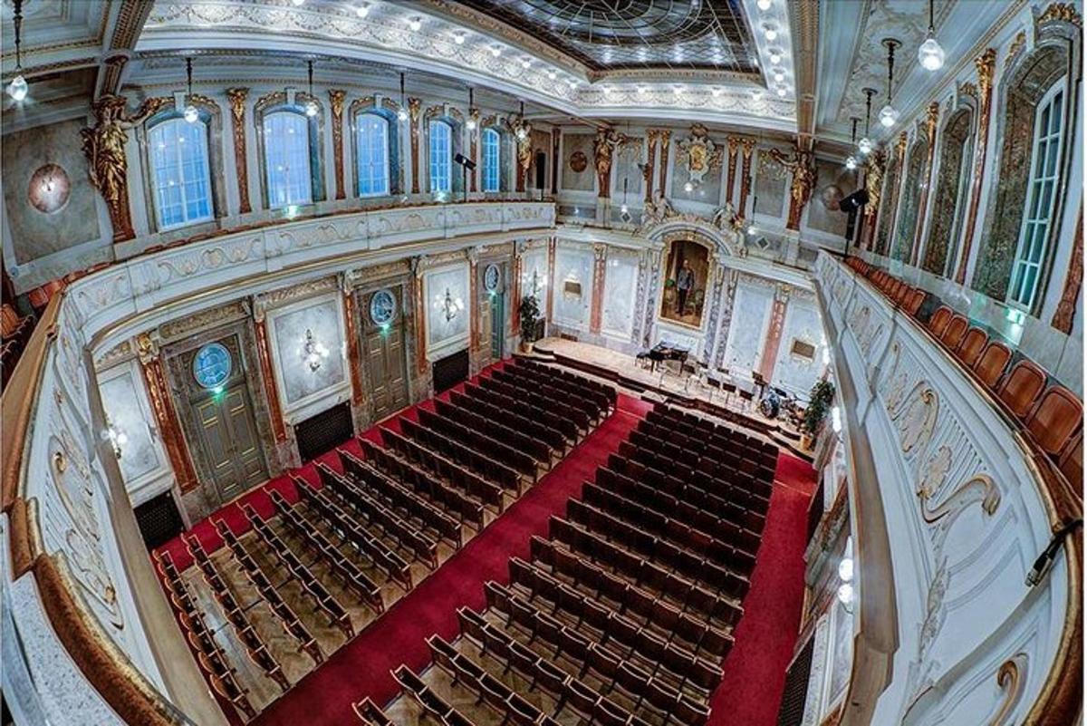 vista aèria d'un auditori d'un edifici