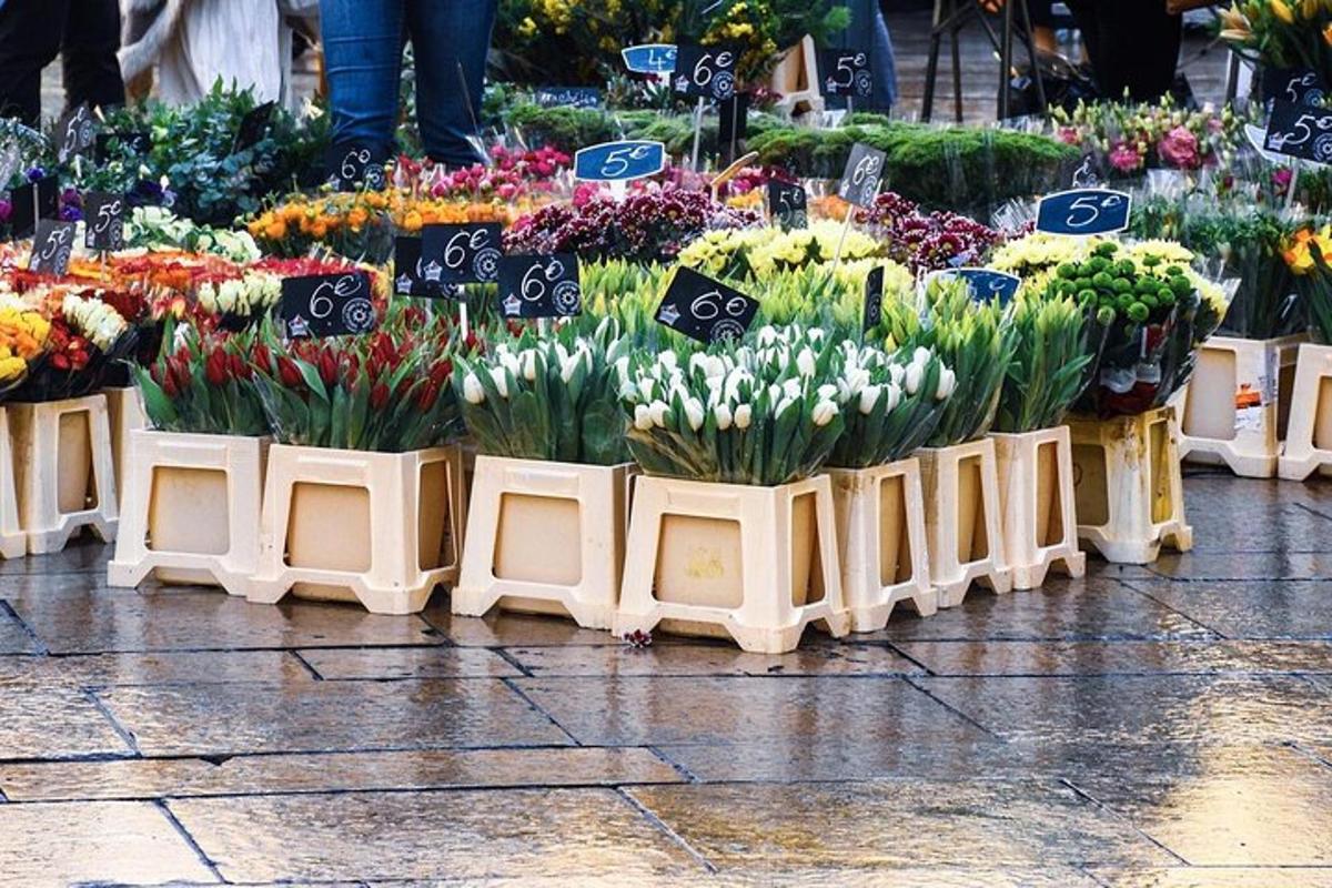 pasar bunga dengan pelbagai jenis bunga