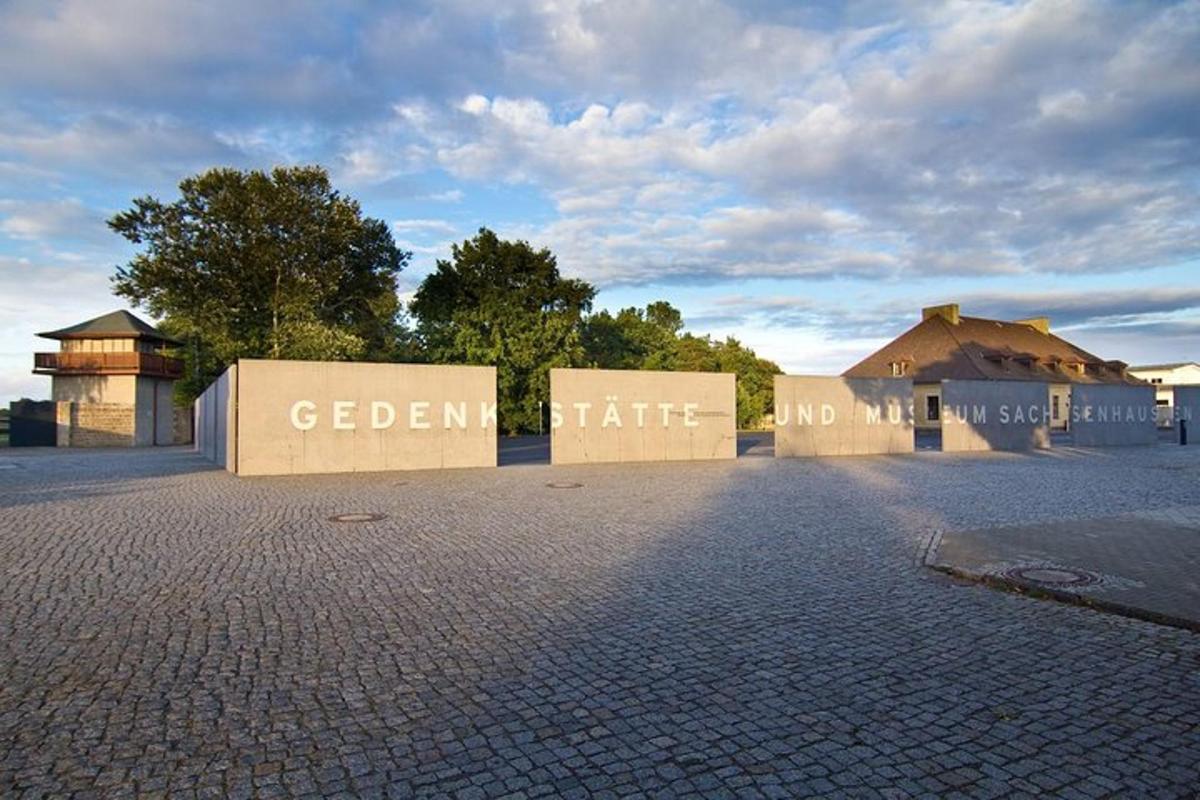 budova s nápisem „Geden Battle“