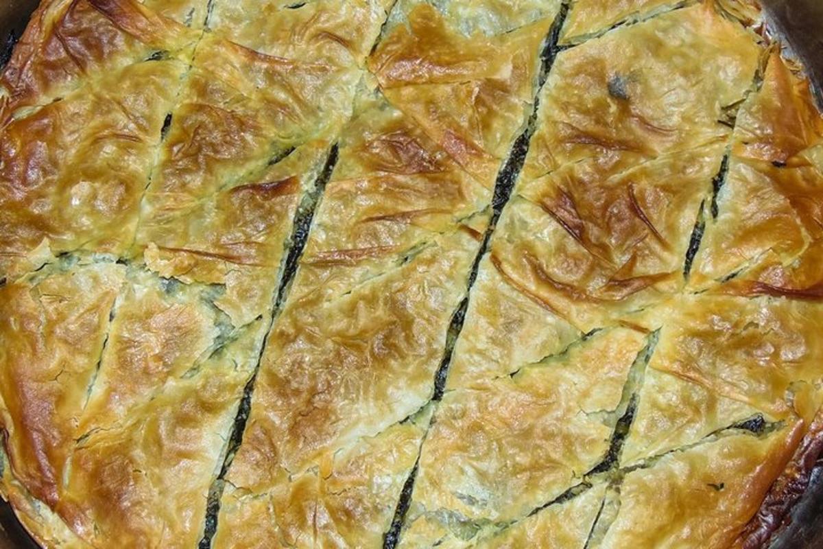 egy pite az asztal tetején