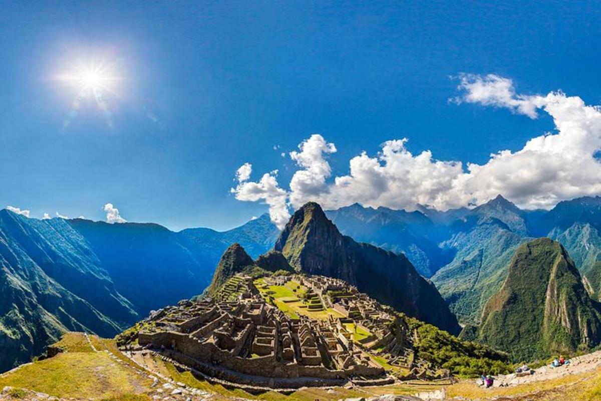 Útsýni yfir rústir Machu Picchu á fjalli