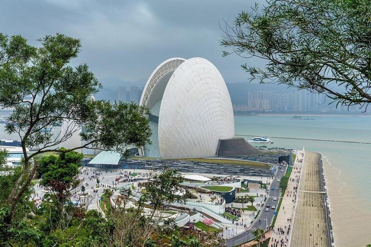 una vista dall'alto del teatro dell'opera di Singapore